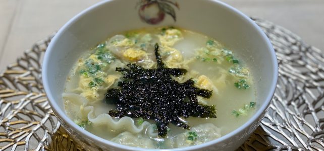 Olive家の簡単レシピ | 韓国料理 お手軽に食べれます👍トッマンドゥクッ(餃子入り雑煮)